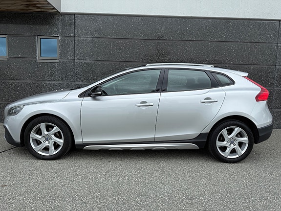 Volvo V40 Cross Country 6 of 22