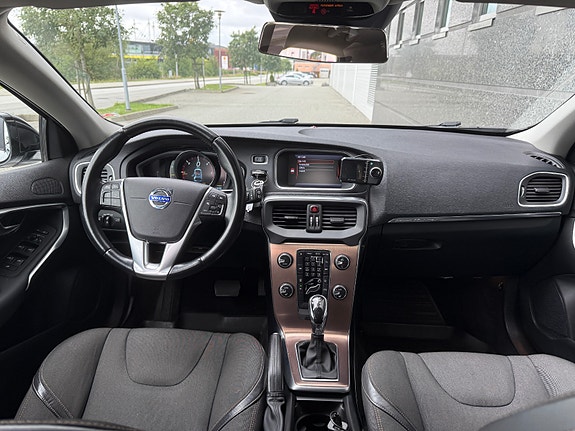 Volvo V40 Cross Country 11 of 22