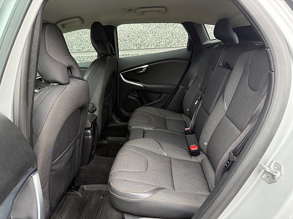 Volvo V40 Cross Country 21 of 22