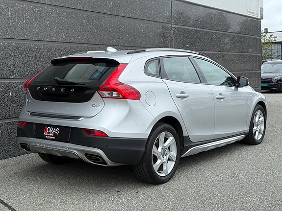Volvo V40 Cross Country 3 of 22