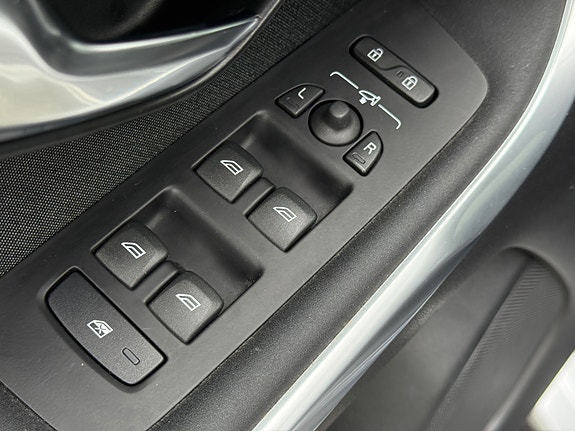 Volvo V40 Cross Country 18 of 22