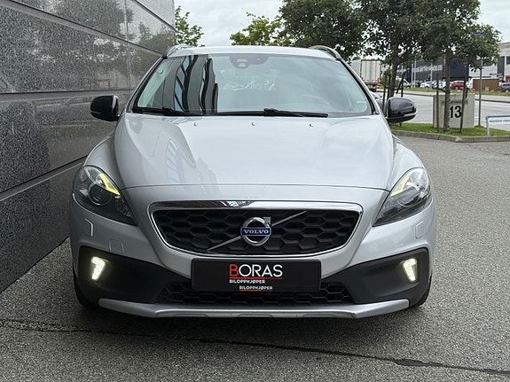 Volvo V40 Cross Country 7 of 22