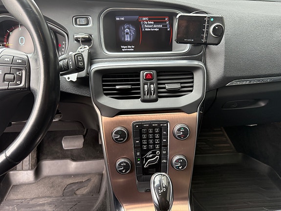 Volvo V40 Cross Country 15 of 22