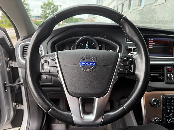 Volvo V40 Cross Country 12 of 22