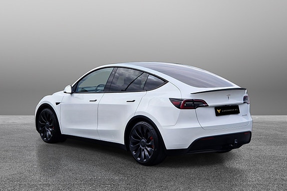 Tesla Model Y 3 of 12
