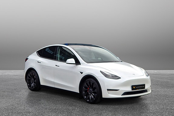 Tesla Model Y 2 of 12