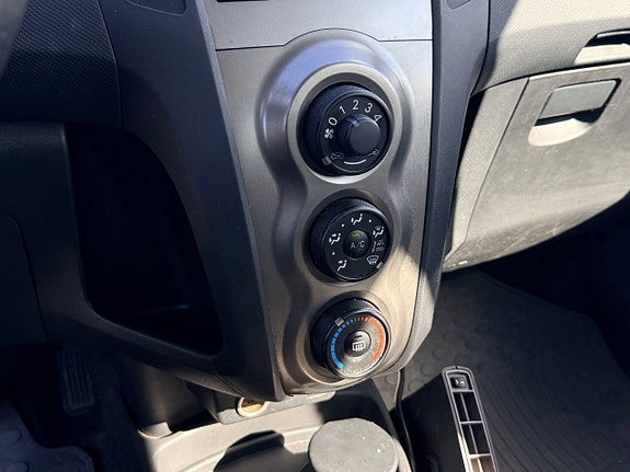 Toyota Yaris 20 of 30