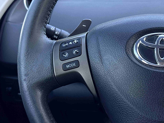 Toyota Yaris 25 of 30