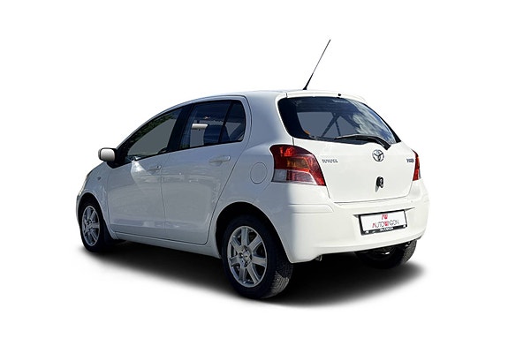 Toyota Yaris 3 of 30