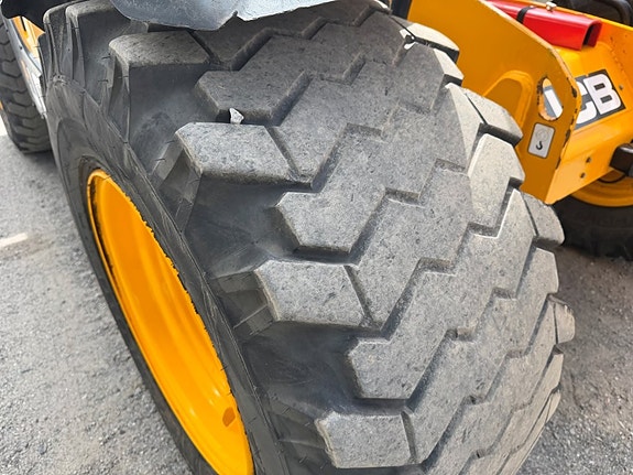 JCB 542-70 IndustriPlus Steg5 12 of 23