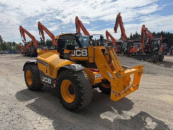 JCB 542-70 IndustriPlus Steg5 6 of 23