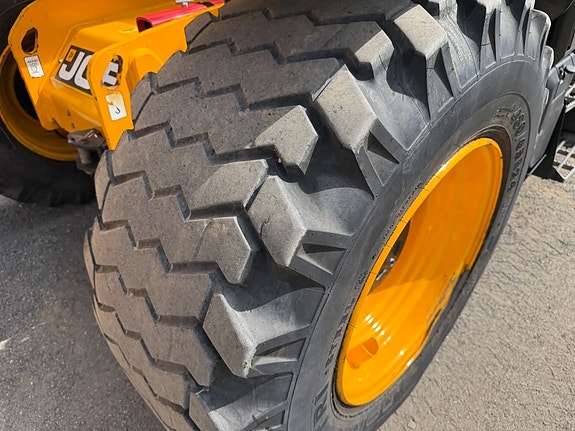 JCB 542-70 IndustriPlus Steg5 9 of 23