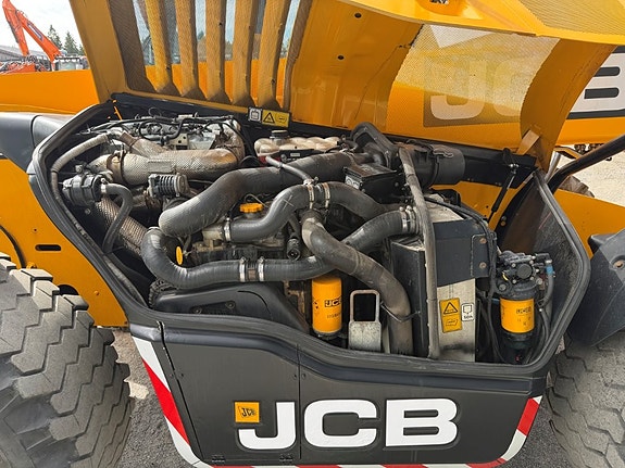 JCB 542-70 IndustriPlus Steg5 15 of 23