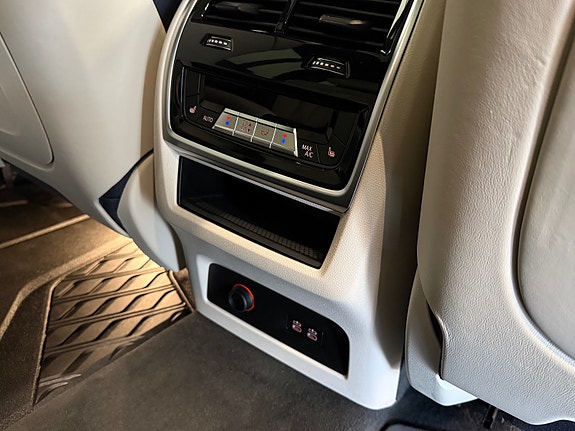 BMW X7 11 of 30