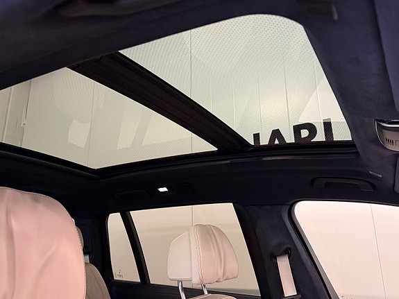 BMW X7 8 of 30