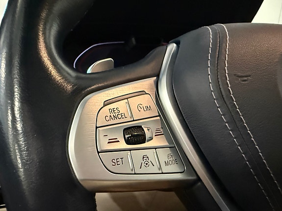 BMW X7 27 of 30