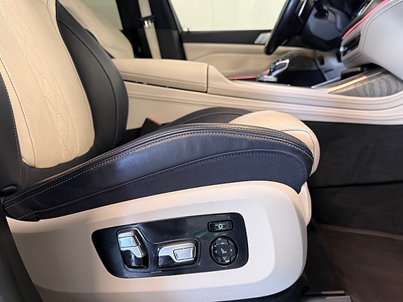 BMW X7 6 of 30