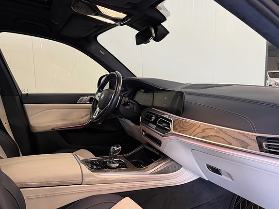 BMW X7 4 of 30