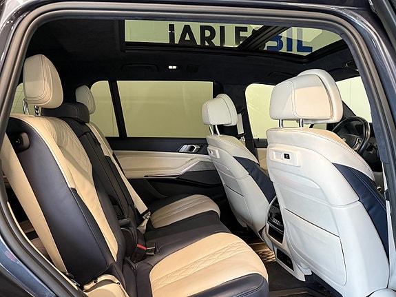 BMW X7 10 of 30