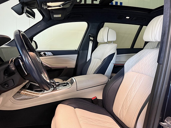 BMW X7 24 of 30