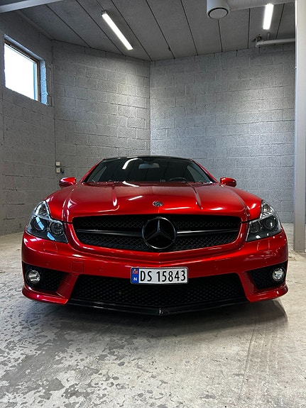 Mercedes-Benz SL63 2 of 23