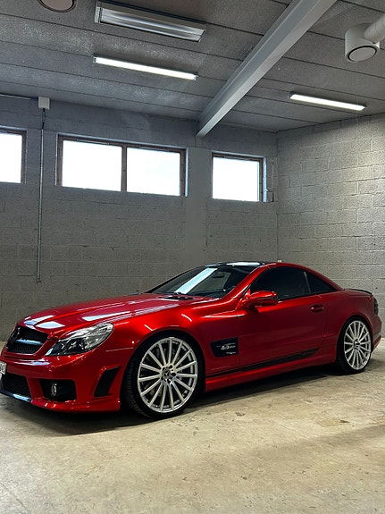 Mercedes-Benz SL63 9 of 23