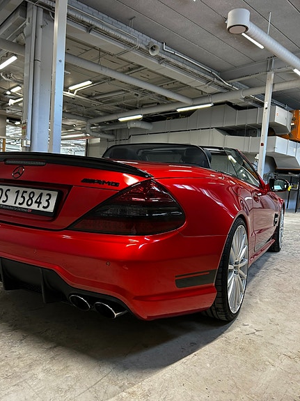 Mercedes-Benz SL63 11 of 23