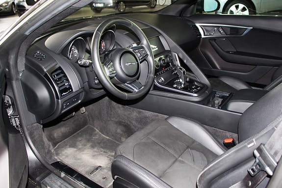 Jaguar F-TYPE 11 of 21