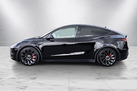 Tesla Model Y 8 of 30
