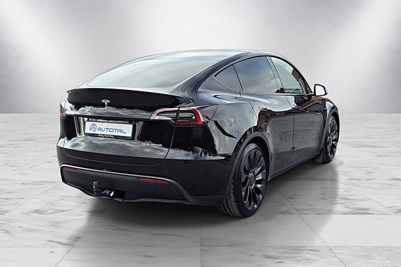 Tesla Model Y 12 of 30