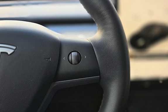 Tesla Model Y 30 of 30