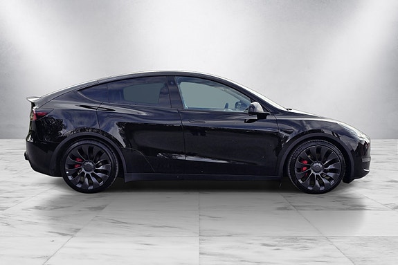 Tesla Model Y 15 of 30