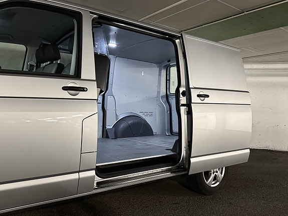 Volkswagen Transporter 10 of 29