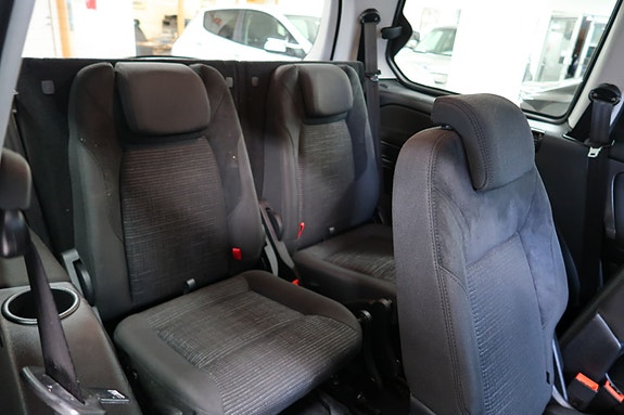 Ford Galaxy 10 of 14