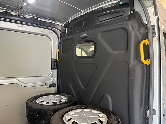 Ford Transit 9 of 22