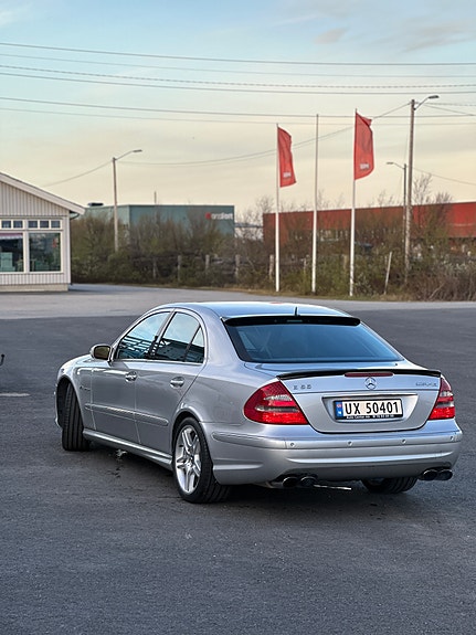 Mercedes-Benz E55 4 of 16