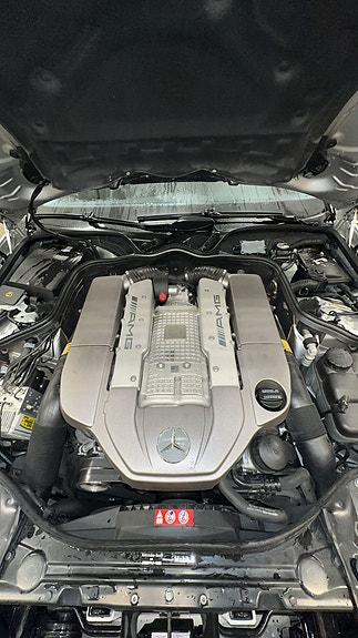 Mercedes-Benz E55 6 of 16