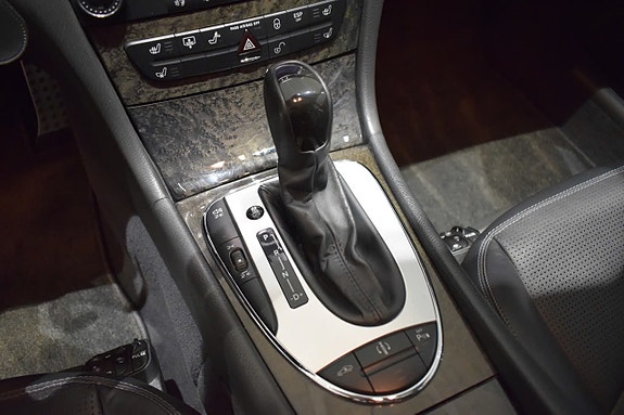 Mercedes-Benz E55 10 of 16
