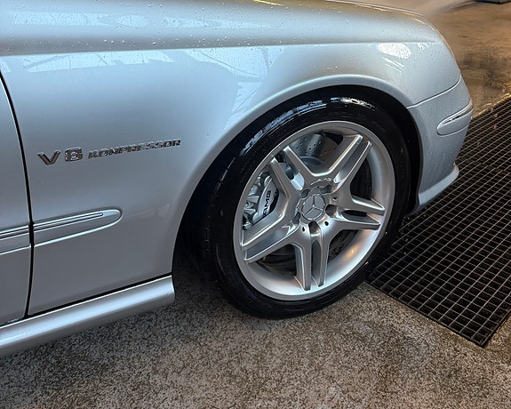 Mercedes-Benz E55 16 of 16