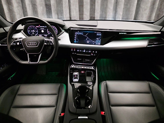Audi e-tron GT 15 of 30