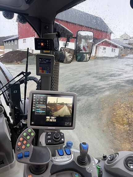 Deutz Fahr 6215 Agrotron TTV 13 of 16