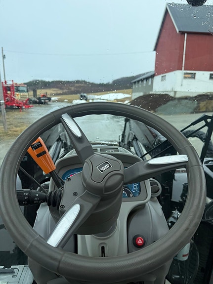 Deutz Fahr 6215 Agrotron TTV 9 of 16