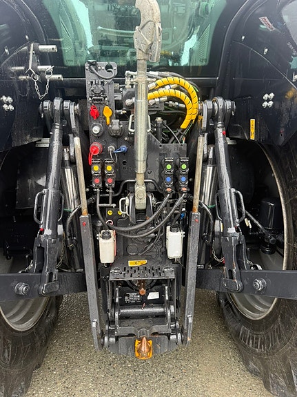 Deutz Fahr 6215 Agrotron TTV 7 of 16