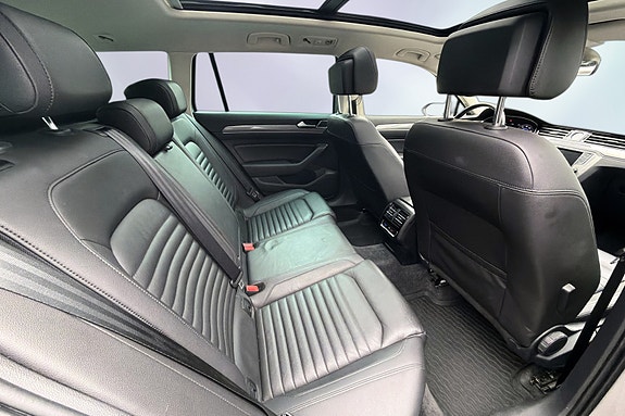 Volkswagen Passat Alltrack 15 of 26