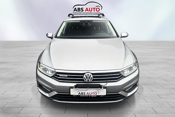 Volkswagen Passat Alltrack 2 of 26