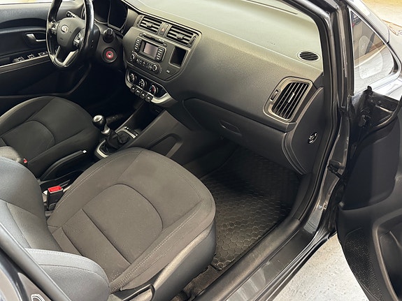 Kia Rio 29 of 30