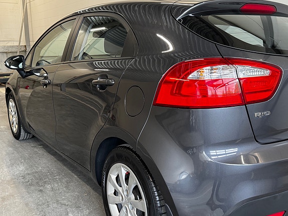Kia Rio 19 of 30