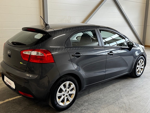 Kia Rio 23 of 30