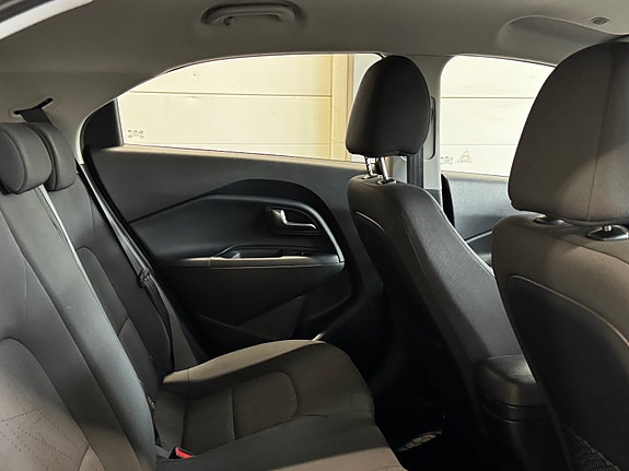 Kia Rio 26 of 30