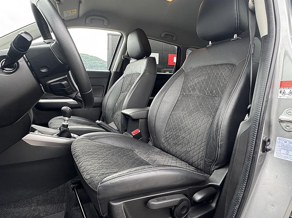 Suzuki Vitara 12 of 25
